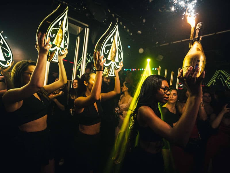 Do London Nightclubs Offer Student Discounts on Entry?