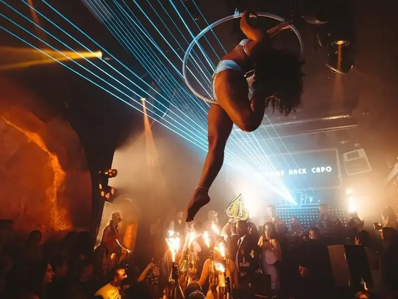 The London Reign: The Complete Guide to Mayfair's First Showclub 