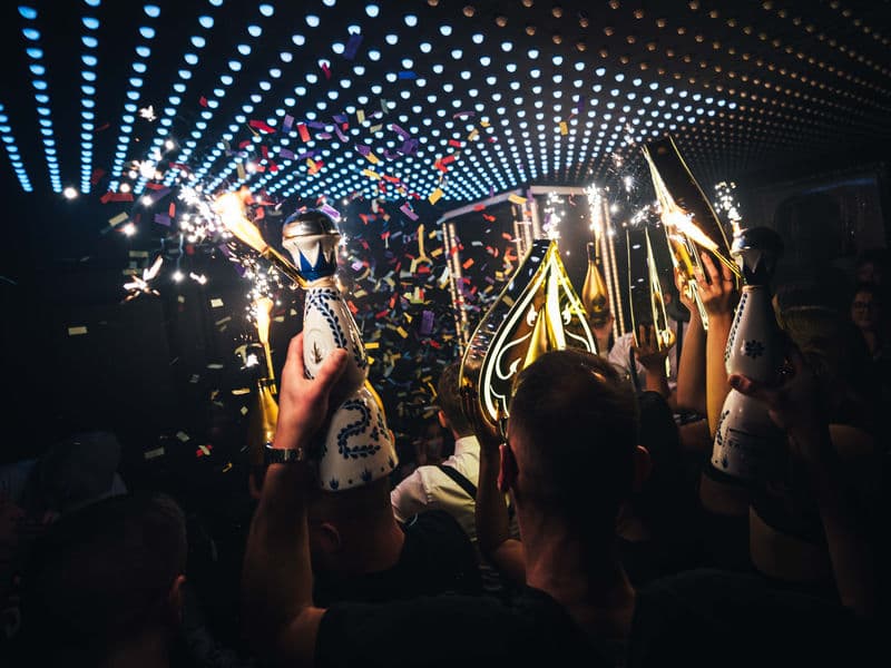 Can You Add Extra Guests to a London VIP Table?