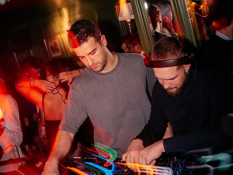 Dear Darling Nightclub Guestlist on Sunday: Bookings & Information
