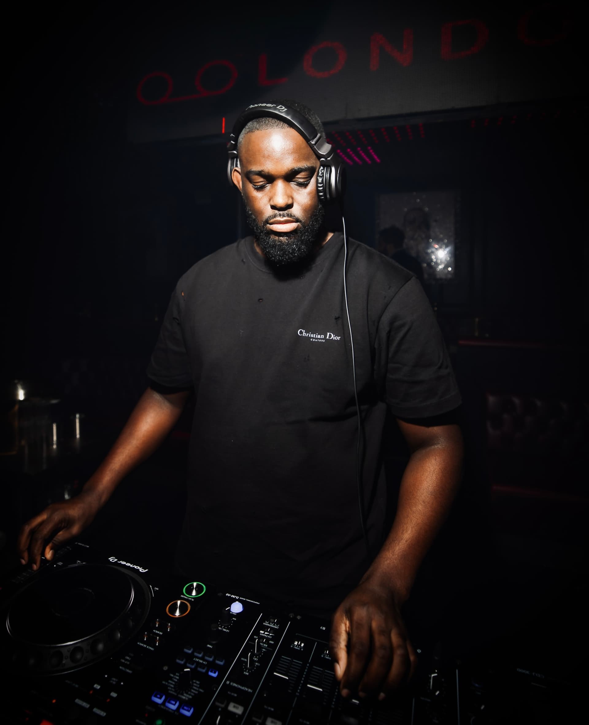 VIP Table vs Guestlist in London: Which Should You Choose?