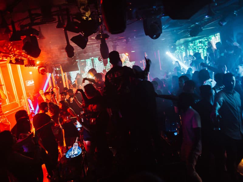 What Is the VIP Table Minimum Spend in Mayfair, London Nightclubs?