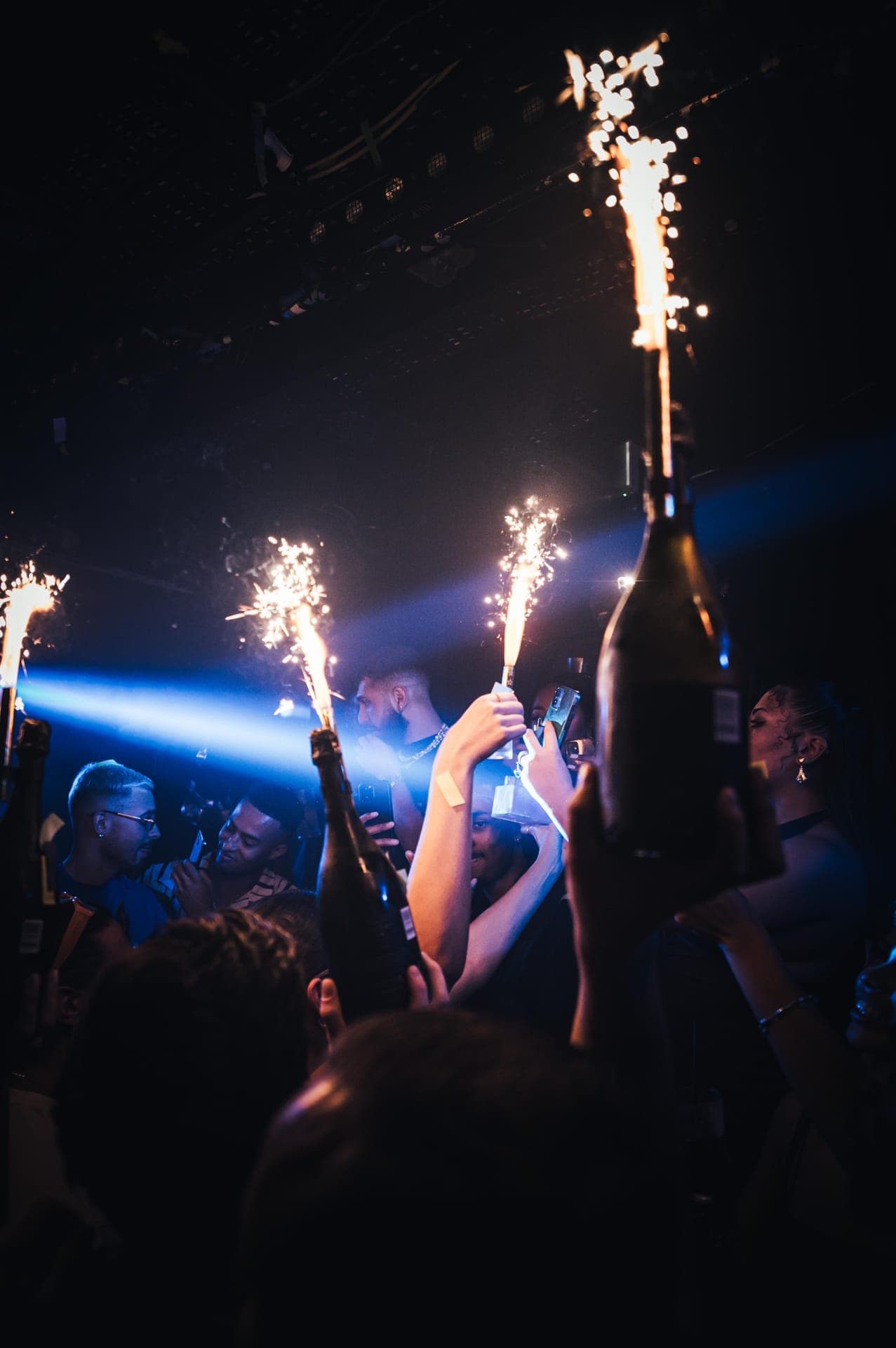 Are London Club Tables Cheaper Midweek? Table Prices by Night of the Week
