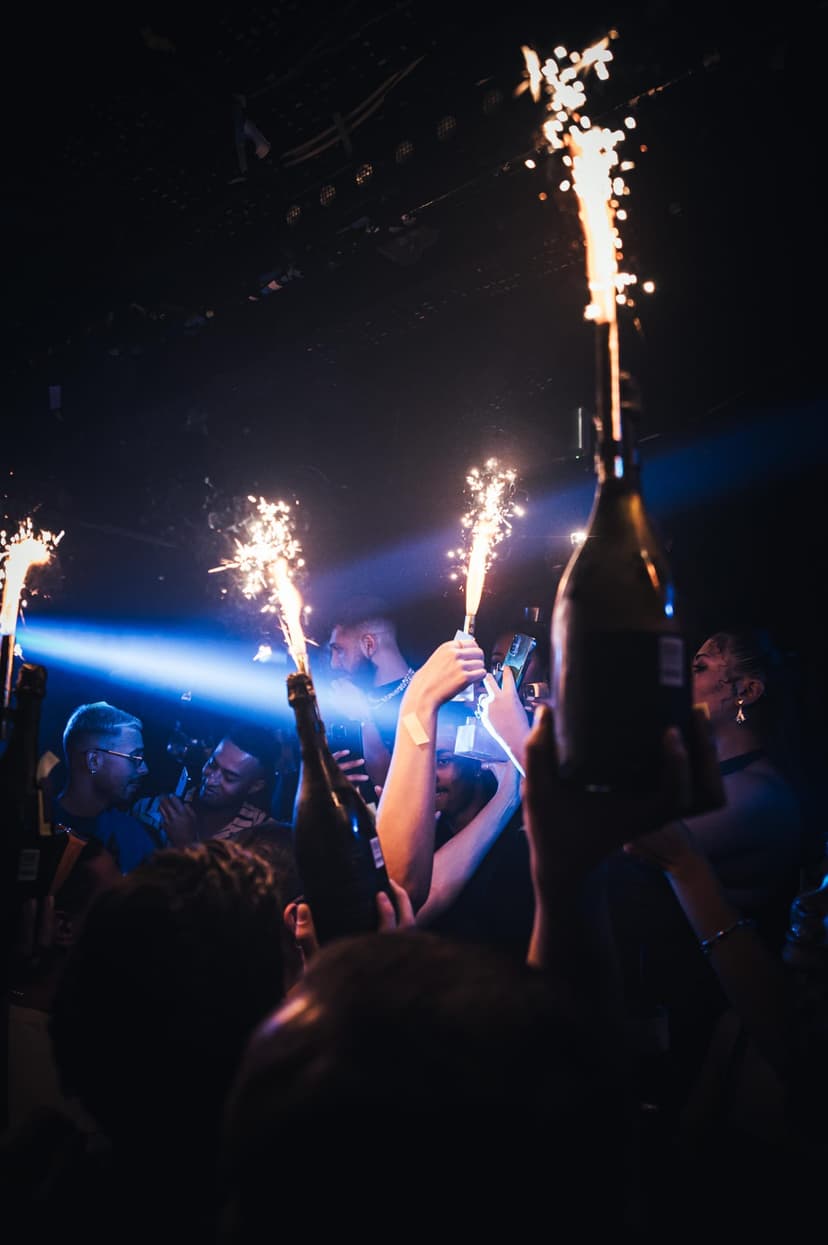Are London Club Tables Cheaper Midweek? Table Prices by Night of the Week